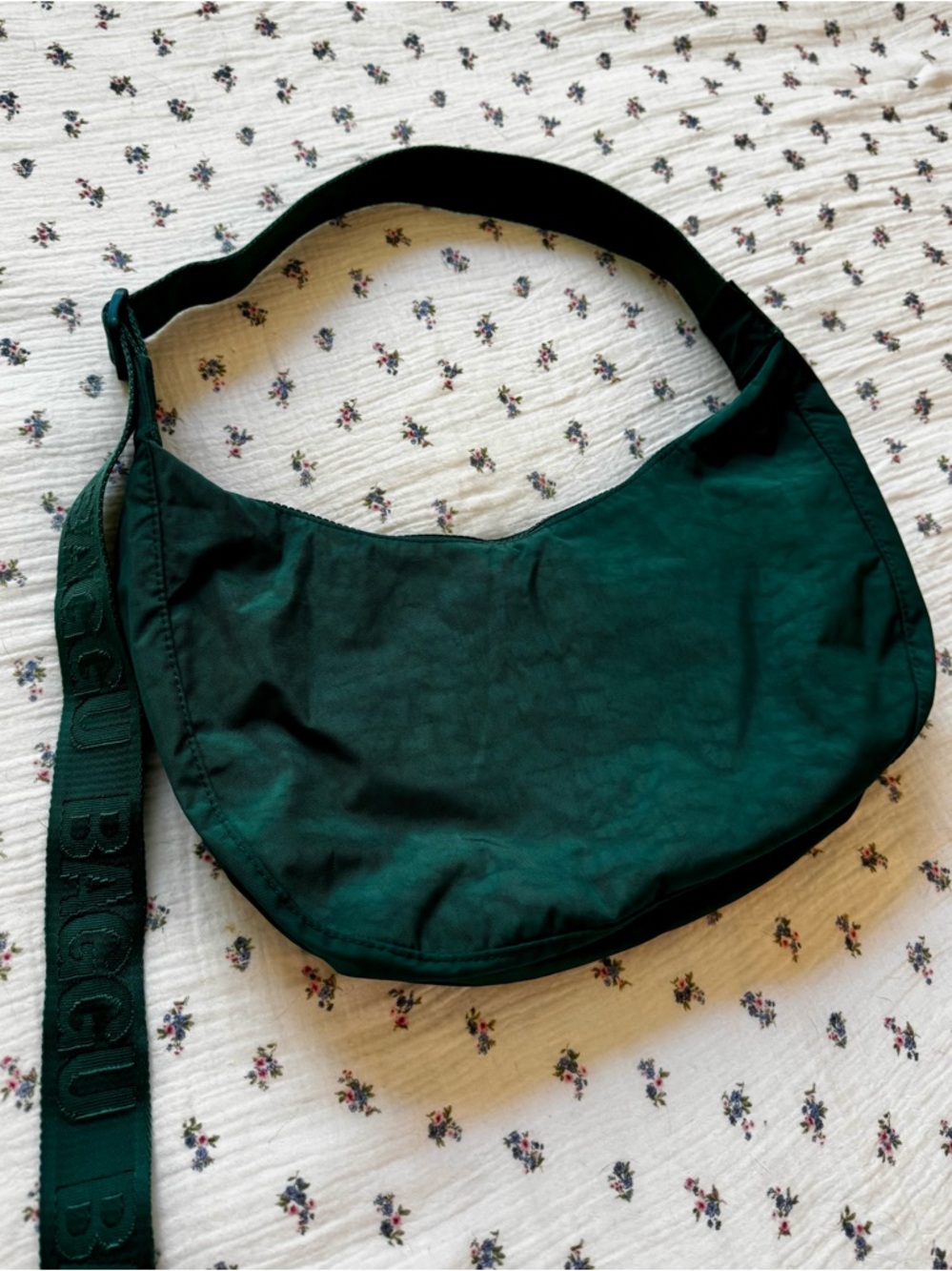 BAGGU Medium Crescent Shoulder Bag - Cypress - Picture 2 of 3